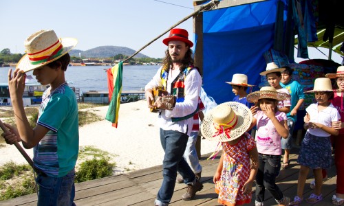 FESTCINEAMAZÔNIA ITINERANTE REALIZA APRESENTAÇÃO NA COMUNIDADE BOLIVIANA DE BUENA VISTA