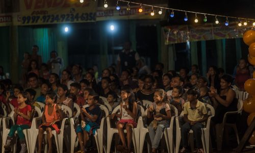 Itinerância leva pequena dose de cinema à Vila Jirau