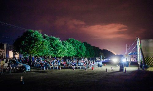 Cineamazônia Itinerante faz exibição de filmes às escuras em Rio Pardo